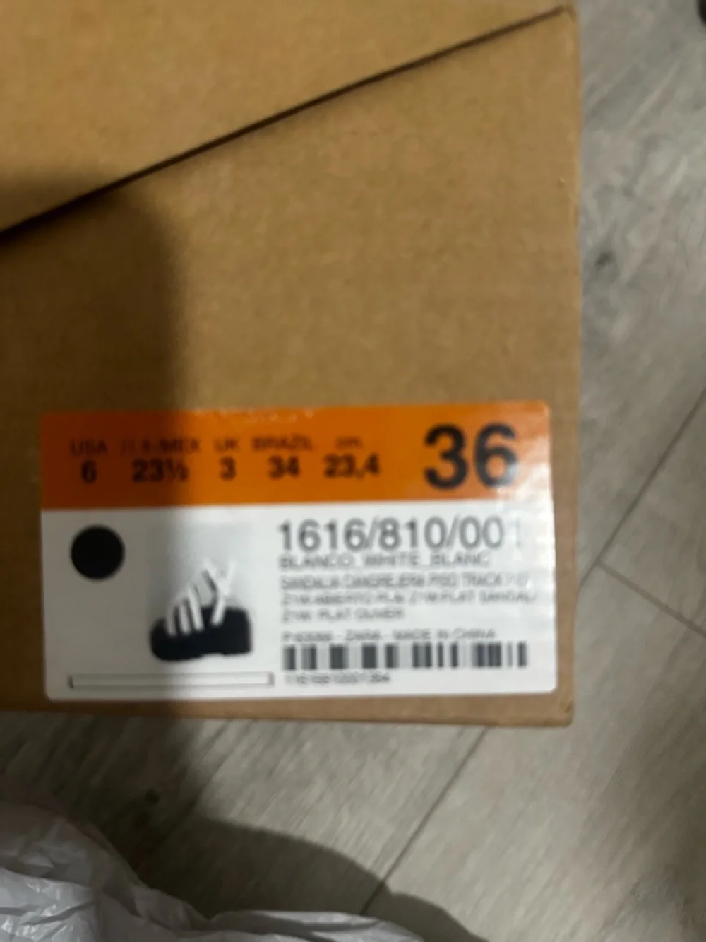 Zara White and Black Kids Woven Strap Sandals - Picture 7 of 7